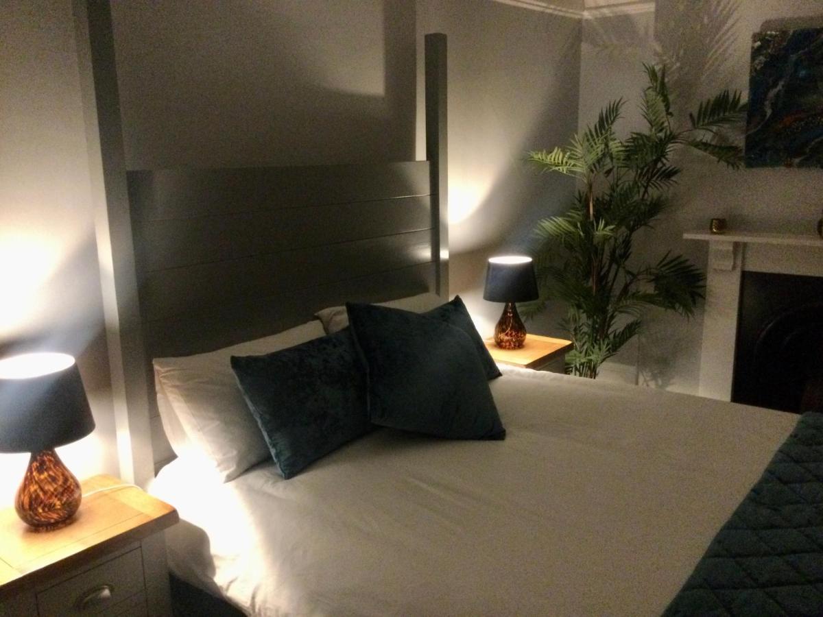 Stylish Flat In Yeovil Somerset Eksteriør billede